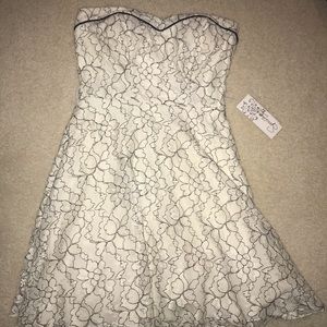 Sleeveless Lace Dress